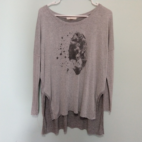 Urban Outfitters Tops - Urban Outfitter Soft Knit Graphic T-Shirt